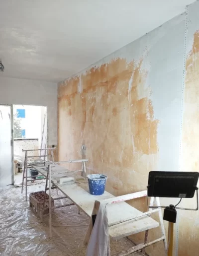 Reformas con molduras y tabiques Escayola Jologar 2024 6 trabajo de tabique casi terminada 1